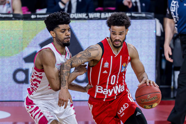 他依旧保持 他依旧保持