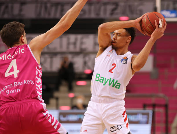 场比赛中交 场比赛中交